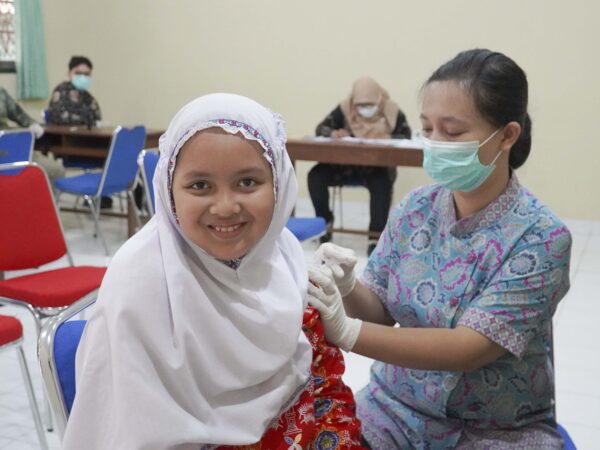 IMUNISASI HPV BAGI SISWA KELAS 5 DAN SKRINING KESEHATAN BAGI SISWA KELAS 6 SD MUHAMMADIYAH CONDONGCATUR