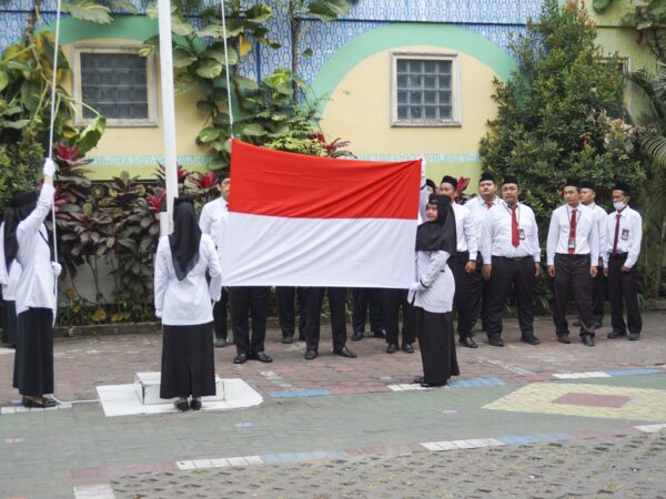 SD MUHAMMADIYAH CONDONGCATUR GELAR UPACARA KHIDMAT PERINGATAN HUT KE-81 REPUBLIK INDONESIA